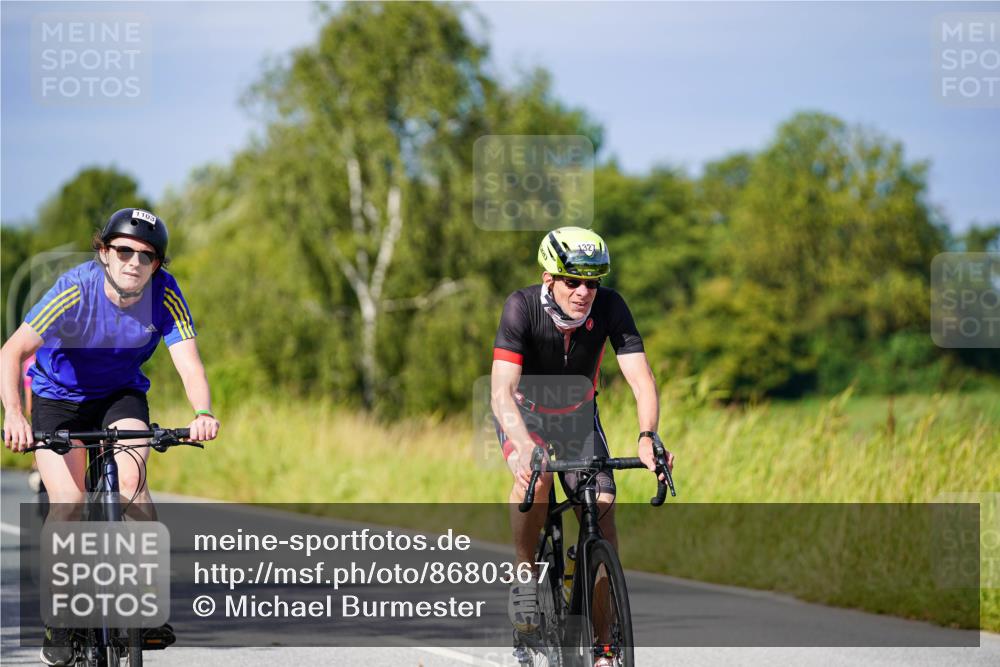 31.08.2025 - Elbe Triathlon Hamburg Michael Burmester http://msf.ph/oto/8680367 31.08.2025 10:43:08 Radfahren 806, 1010, 1103, 1196, 1280, 1299, 1327 meine-sportfotos.de