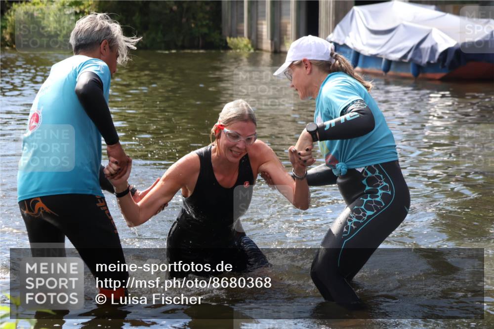31.08.2025 - Elbe Triathlon Hamburg Luisa Fischer http://msf.ph/oto/8680368 31.08.2025 14:38:28 Schwimmen  meine-sportfotos.de