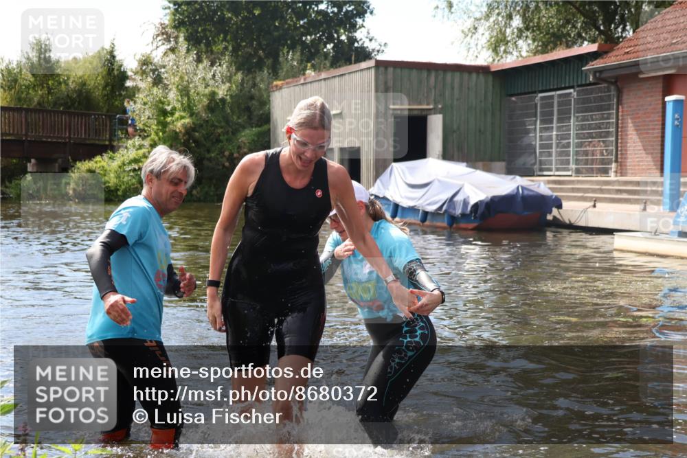 31.08.2025 - Elbe Triathlon Hamburg Luisa Fischer http://msf.ph/oto/8680372 31.08.2025 14:38:29 Schwimmen  meine-sportfotos.de