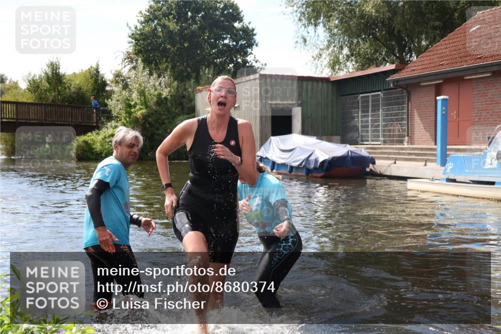 31.08.2025 - Elbe Triathlon Hamburg Luisa Fischer http://msf.ph/oto/8680374 31.08.2025 14:38:29 Schwimmen  meine-sportfotos.de
