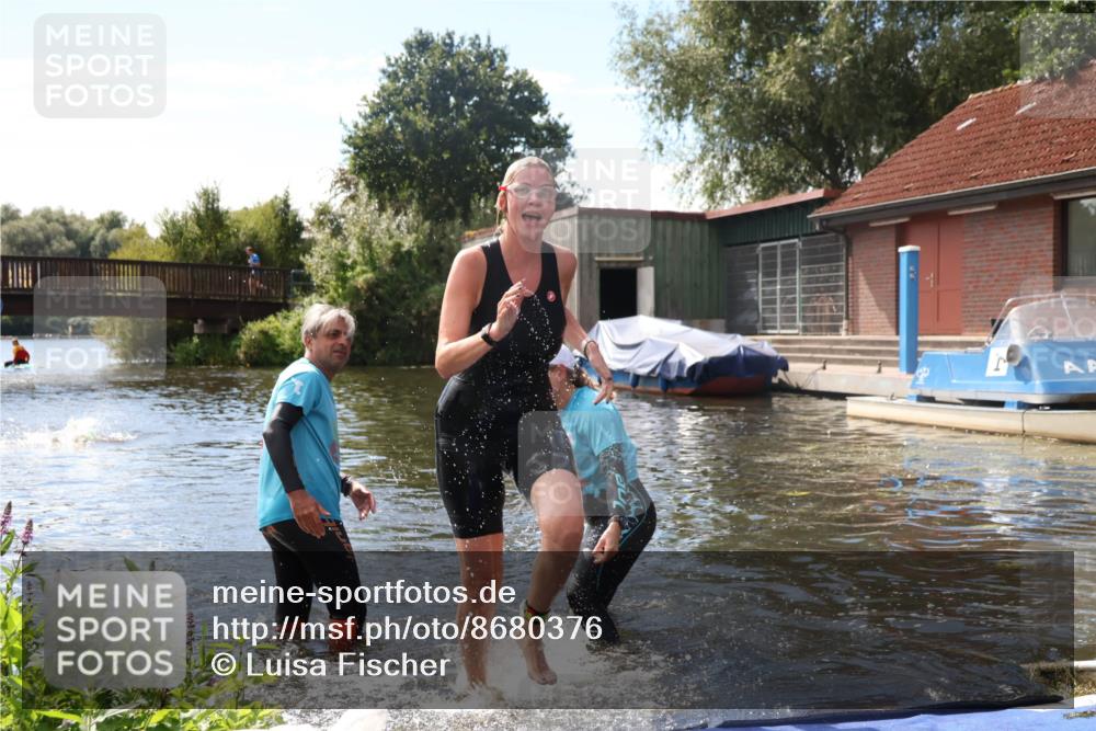 31.08.2025 - Elbe Triathlon Hamburg Luisa Fischer http://msf.ph/oto/8680376 31.08.2025 14:38:29 Schwimmen  meine-sportfotos.de
