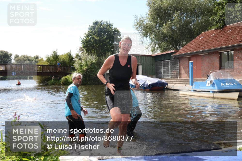 31.08.2025 - Elbe Triathlon Hamburg Luisa Fischer http://msf.ph/oto/8680377 31.08.2025 14:38:30 Schwimmen  meine-sportfotos.de