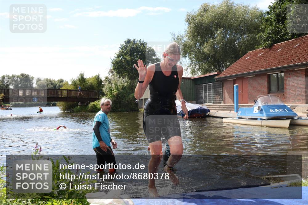 31.08.2025 - Elbe Triathlon Hamburg Luisa Fischer http://msf.ph/oto/8680378 31.08.2025 14:38:30 Schwimmen  meine-sportfotos.de