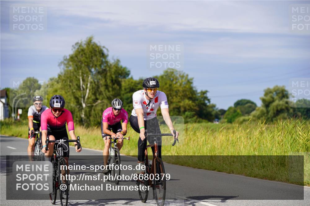 31.08.2025 - Elbe Triathlon Hamburg Michael Burmester http://msf.ph/oto/8680379 31.08.2025 10:43:10 Radfahren 806, 1010, 1020, 1103, 1196, 1280, 1299, 1327 meine-sportfotos.de