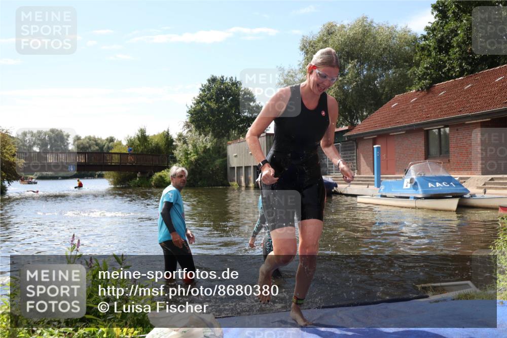 31.08.2025 - Elbe Triathlon Hamburg Luisa Fischer http://msf.ph/oto/8680380 31.08.2025 14:38:30 Schwimmen  meine-sportfotos.de