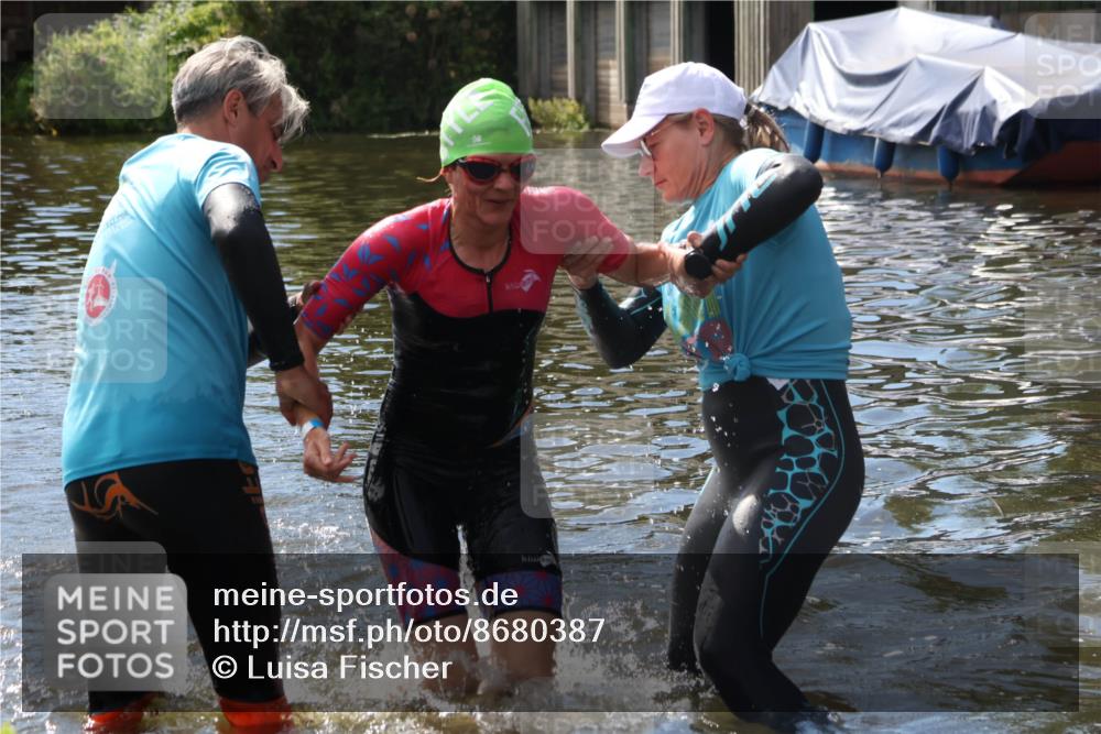 31.08.2025 - Elbe Triathlon Hamburg Luisa Fischer http://msf.ph/oto/8680387 31.08.2025 14:38:45 Schwimmen  meine-sportfotos.de