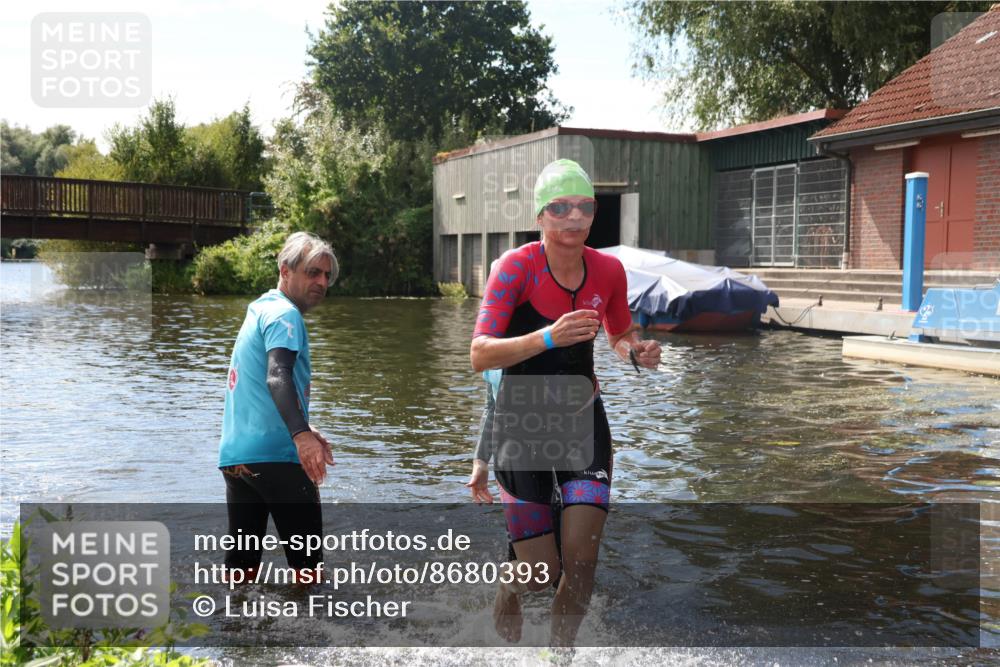 31.08.2025 - Elbe Triathlon Hamburg Luisa Fischer http://msf.ph/oto/8680393 31.08.2025 14:38:46 Schwimmen  meine-sportfotos.de