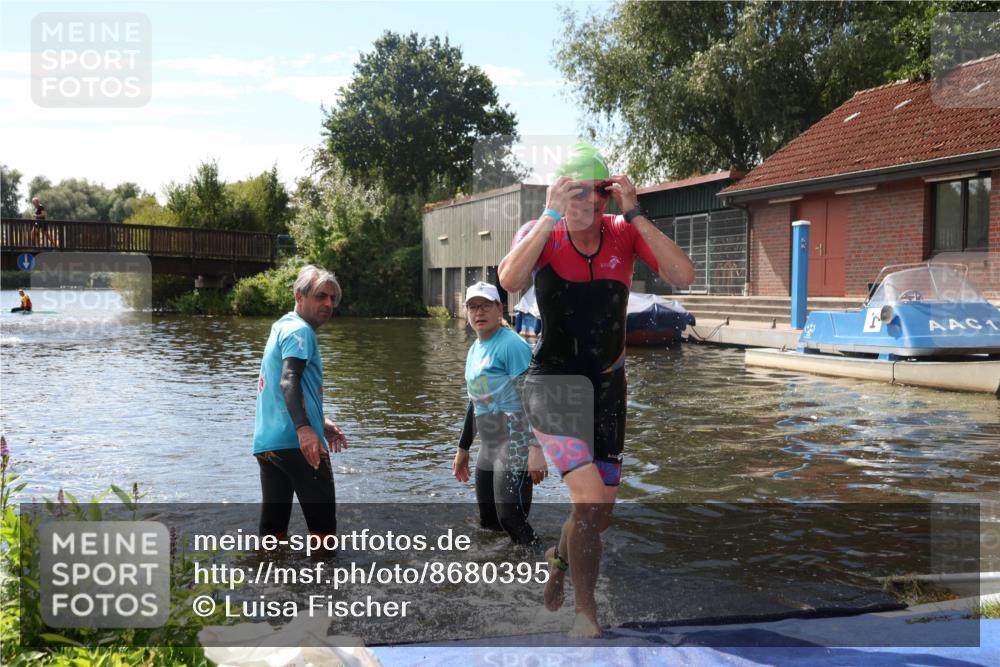 31.08.2025 - Elbe Triathlon Hamburg Luisa Fischer http://msf.ph/oto/8680395 31.08.2025 14:38:46 Schwimmen  meine-sportfotos.de