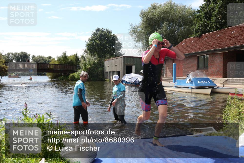 31.08.2025 - Elbe Triathlon Hamburg Luisa Fischer http://msf.ph/oto/8680396 31.08.2025 14:38:46 Schwimmen  meine-sportfotos.de