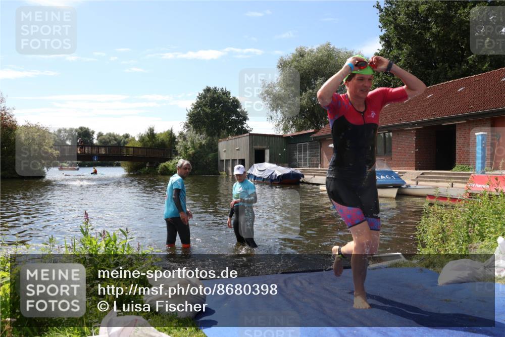 31.08.2025 - Elbe Triathlon Hamburg Luisa Fischer http://msf.ph/oto/8680398 31.08.2025 14:38:47 Schwimmen  meine-sportfotos.de