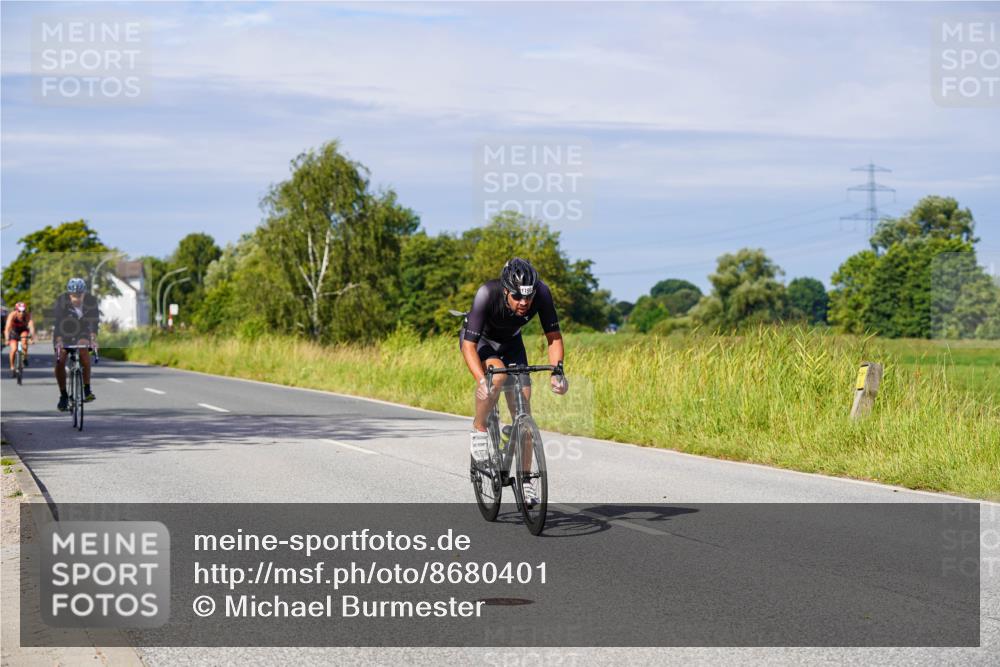 31.08.2025 - Elbe Triathlon Hamburg Michael Burmester http://msf.ph/oto/8680401 31.08.2025 10:43:14 Radfahren 1020, 1180, 1196, 1280, 1299, 1302, 1310 meine-sportfotos.de