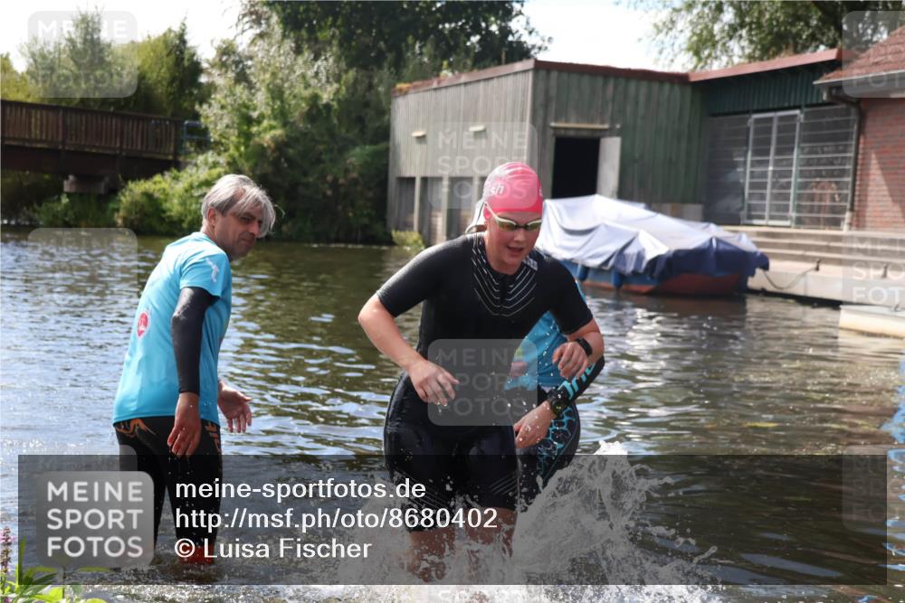 31.08.2025 - Elbe Triathlon Hamburg Luisa Fischer http://msf.ph/oto/8680402 31.08.2025 14:39:14 Schwimmen  meine-sportfotos.de