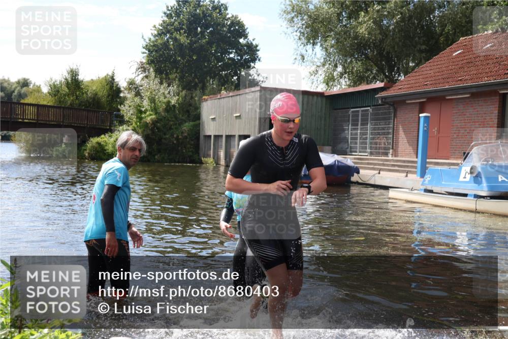31.08.2025 - Elbe Triathlon Hamburg Luisa Fischer http://msf.ph/oto/8680403 31.08.2025 14:39:14 Schwimmen  meine-sportfotos.de