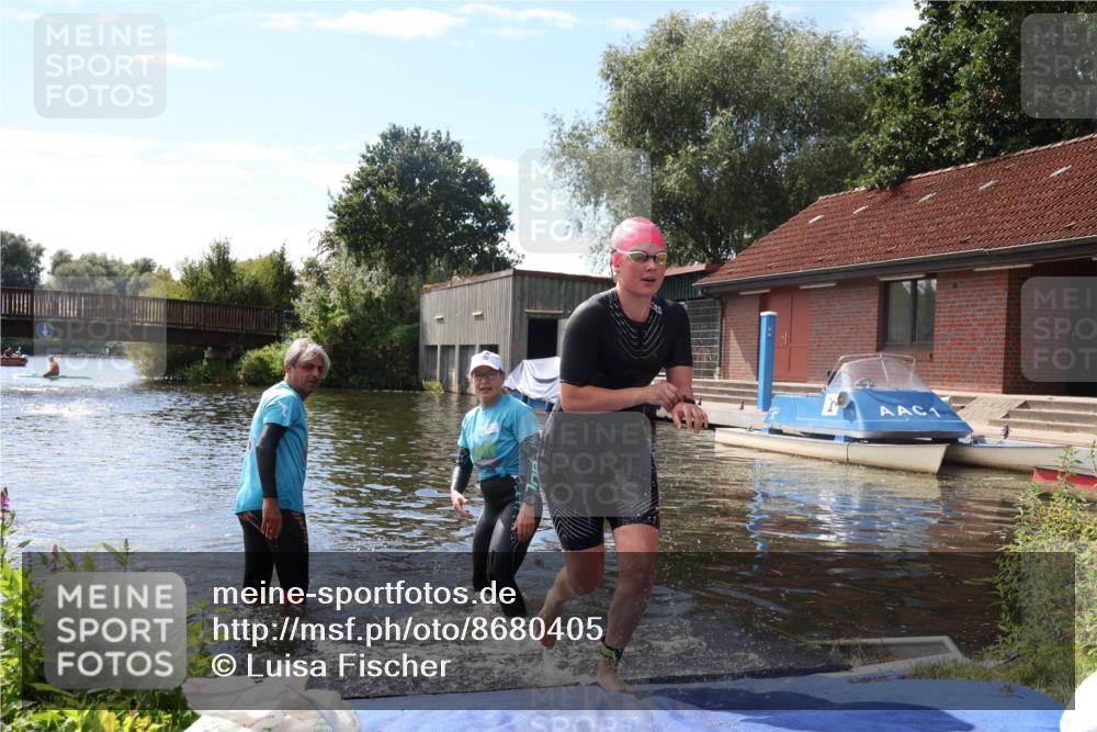 31.08.2025 - Elbe Triathlon Hamburg Luisa Fischer http://msf.ph/oto/8680405 31.08.2025 14:39:15 Schwimmen  meine-sportfotos.de