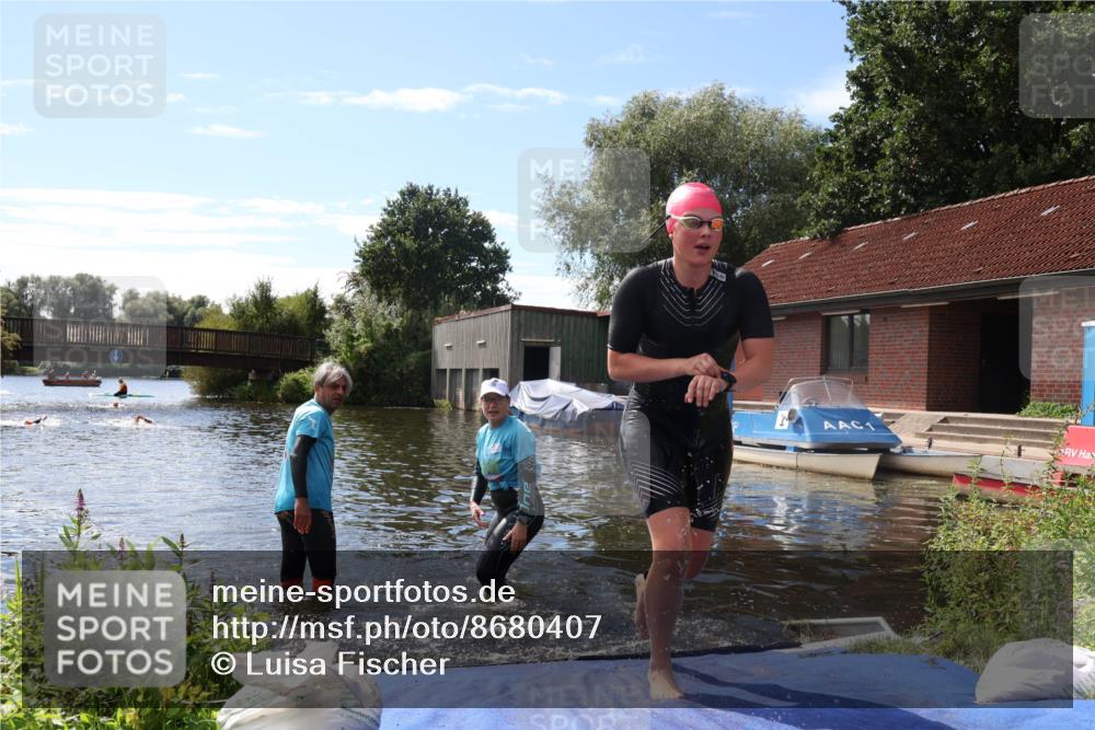31.08.2025 - Elbe Triathlon Hamburg Luisa Fischer http://msf.ph/oto/8680407 31.08.2025 14:39:15 Schwimmen  meine-sportfotos.de