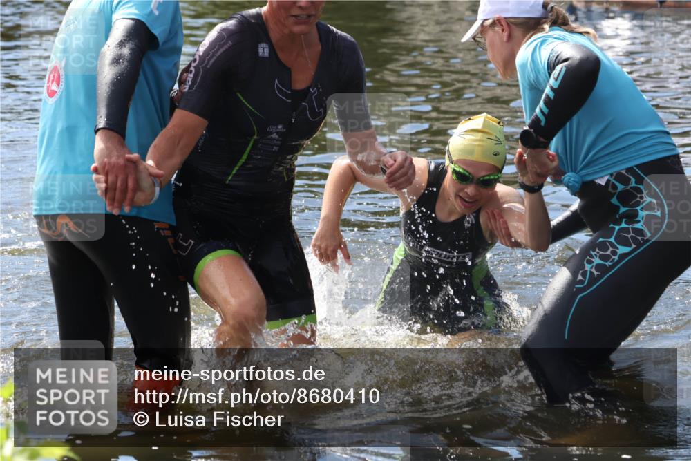 31.08.2025 - Elbe Triathlon Hamburg Luisa Fischer http://msf.ph/oto/8680410 31.08.2025 14:39:40 Schwimmen  meine-sportfotos.de