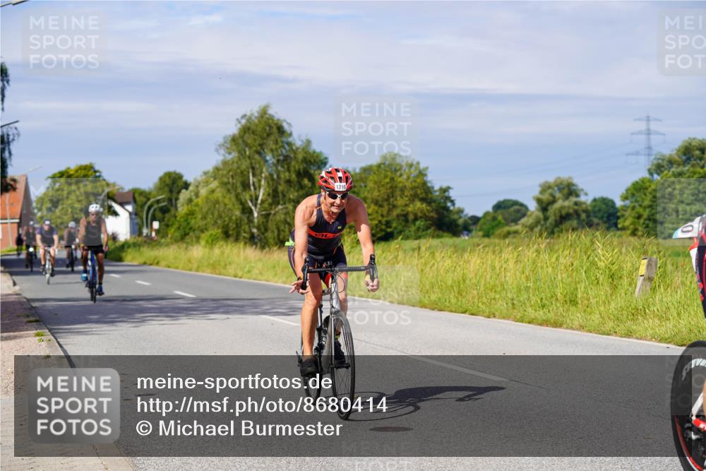 31.08.2025 - Elbe Triathlon Hamburg Michael Burmester http://msf.ph/oto/8680414 31.08.2025 10:43:18 Radfahren 958, 1020, 1108, 1180, 1248, 1302, 1310 meine-sportfotos.de