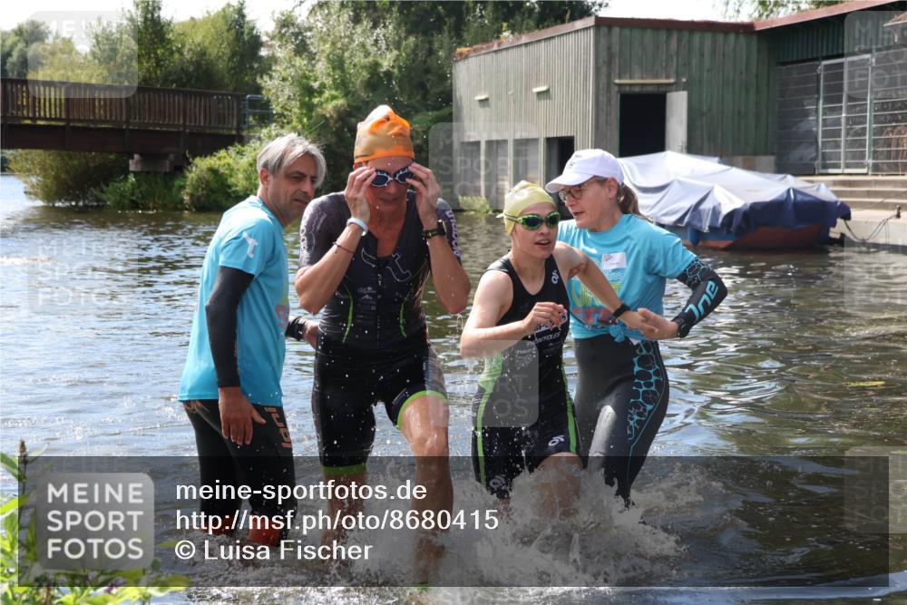 31.08.2025 - Elbe Triathlon Hamburg Luisa Fischer http://msf.ph/oto/8680415 31.08.2025 14:39:41 Schwimmen  meine-sportfotos.de