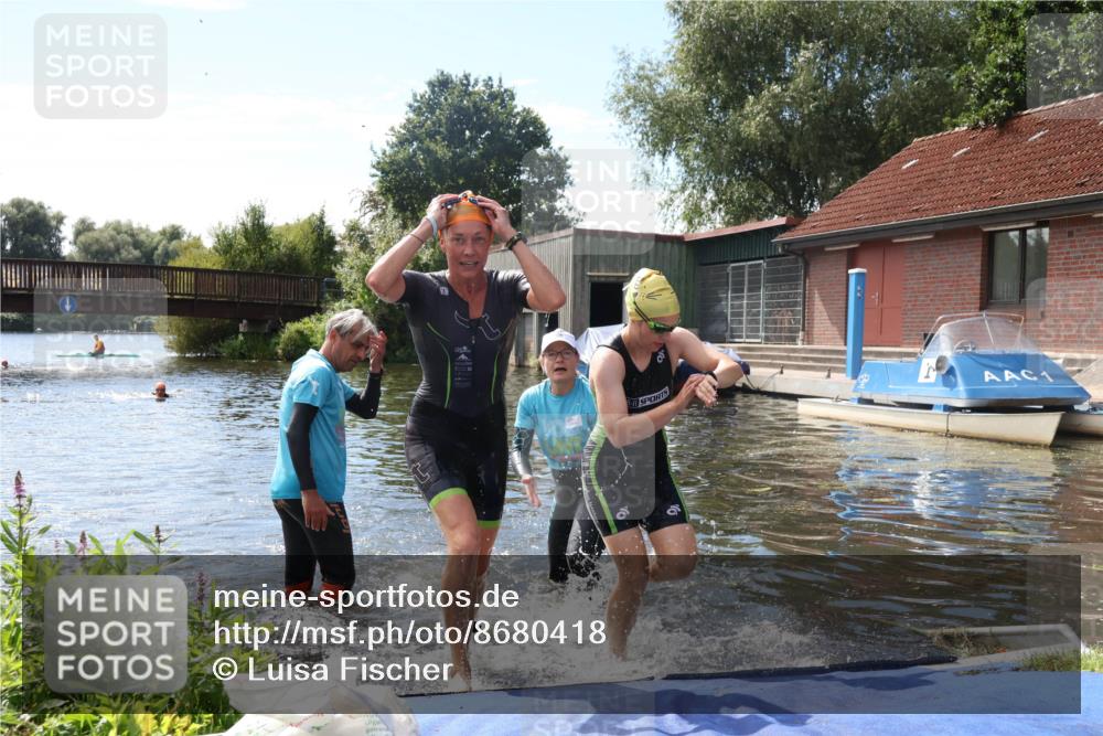 31.08.2025 - Elbe Triathlon Hamburg Luisa Fischer http://msf.ph/oto/8680418 31.08.2025 14:39:41 Schwimmen  meine-sportfotos.de