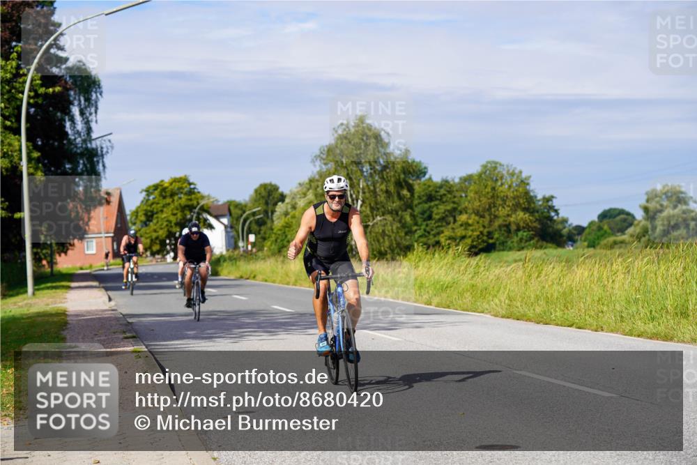 31.08.2025 - Elbe Triathlon Hamburg Michael Burmester http://msf.ph/oto/8680420 31.08.2025 10:43:20 Radfahren 958, 1108, 1180, 1227, 1248, 1302, 1310 meine-sportfotos.de