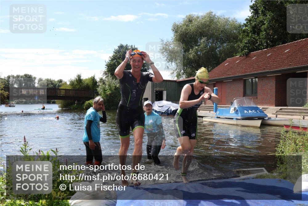 31.08.2025 - Elbe Triathlon Hamburg Luisa Fischer http://msf.ph/oto/8680421 31.08.2025 14:39:42 Schwimmen  meine-sportfotos.de