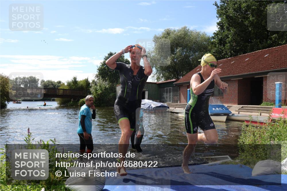31.08.2025 - Elbe Triathlon Hamburg Luisa Fischer http://msf.ph/oto/8680422 31.08.2025 14:39:42 Schwimmen  meine-sportfotos.de