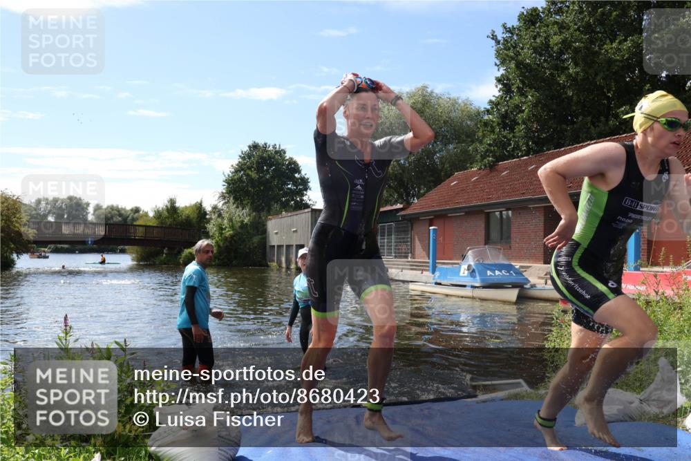 31.08.2025 - Elbe Triathlon Hamburg Luisa Fischer http://msf.ph/oto/8680423 31.08.2025 14:39:42 Schwimmen  meine-sportfotos.de