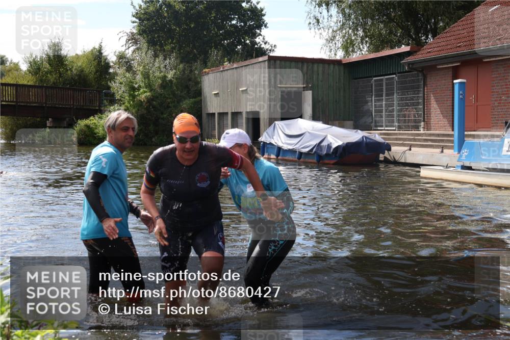 31.08.2025 - Elbe Triathlon Hamburg Luisa Fischer http://msf.ph/oto/8680427 31.08.2025 14:40:11 Schwimmen  meine-sportfotos.de