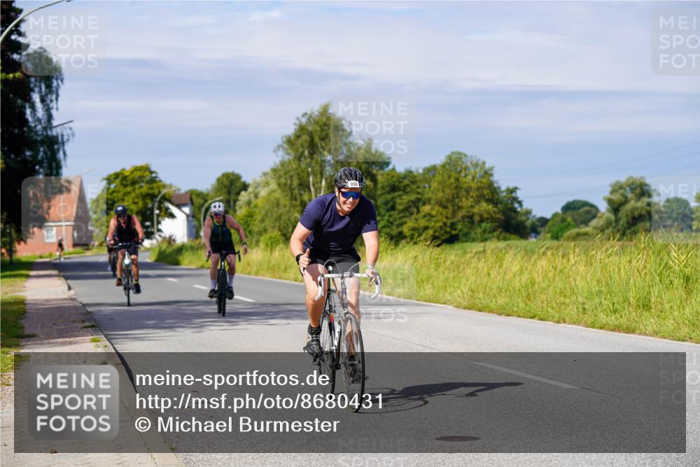 31.08.2025 - Elbe Triathlon Hamburg Michael Burmester http://msf.ph/oto/8680431 31.08.2025 10:43:22 Radfahren 958, 1108, 1227, 1248, 1302 meine-sportfotos.de