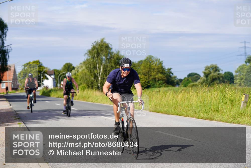 31.08.2025 - Elbe Triathlon Hamburg Michael Burmester http://msf.ph/oto/8680434 31.08.2025 10:43:22 Radfahren 958, 1108, 1227, 1248, 1302 meine-sportfotos.de