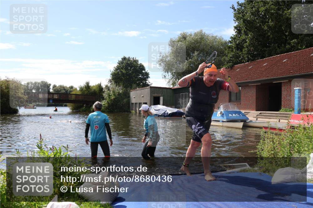 31.08.2025 - Elbe Triathlon Hamburg Luisa Fischer http://msf.ph/oto/8680436 31.08.2025 14:40:13 Schwimmen  meine-sportfotos.de