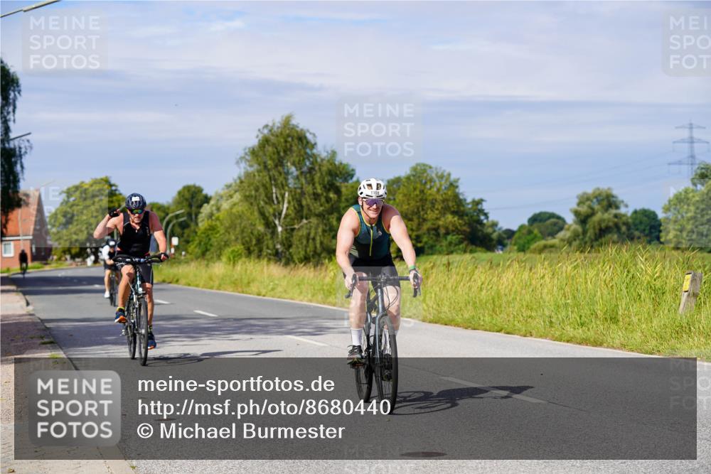 31.08.2025 - Elbe Triathlon Hamburg Michael Burmester http://msf.ph/oto/8680440 31.08.2025 10:43:24 Radfahren 958, 1108, 1227, 1248, 1302 meine-sportfotos.de