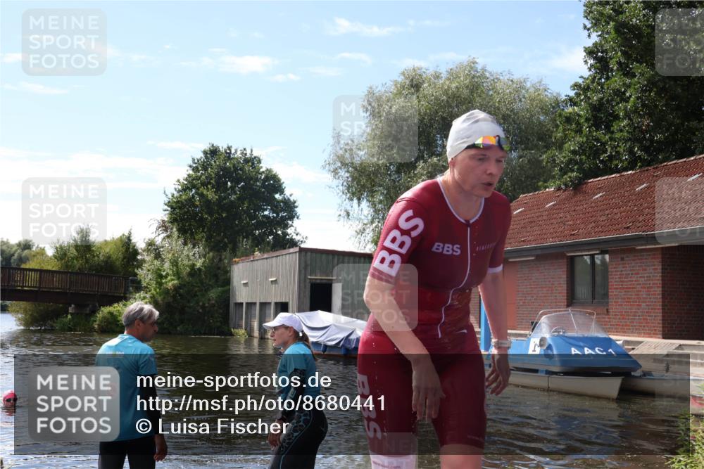 31.08.2025 - Elbe Triathlon Hamburg Luisa Fischer http://msf.ph/oto/8680441 31.08.2025 14:40:39 Schwimmen  meine-sportfotos.de