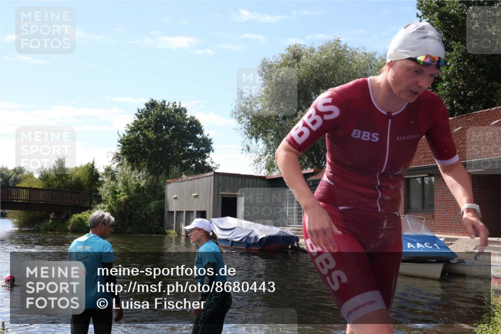 31.08.2025 - Elbe Triathlon Hamburg Luisa Fischer http://msf.ph/oto/8680443 31.08.2025 14:40:39 Schwimmen  meine-sportfotos.de