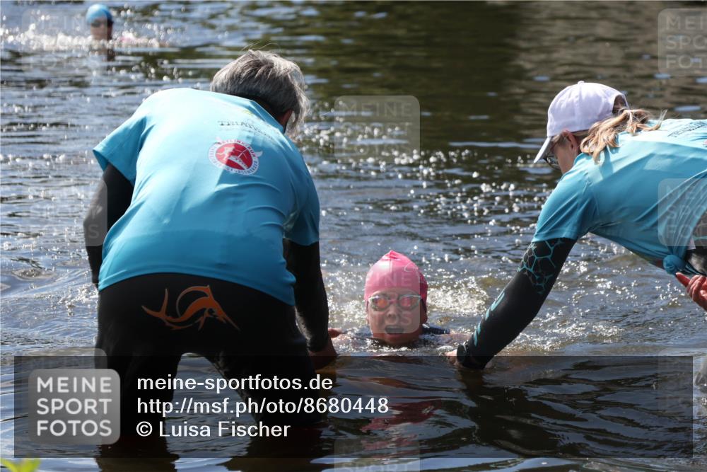 31.08.2025 - Elbe Triathlon Hamburg Luisa Fischer http://msf.ph/oto/8680448 31.08.2025 14:42:05 Schwimmen  meine-sportfotos.de