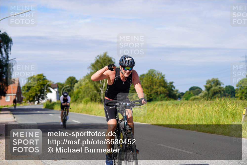 31.08.2025 - Elbe Triathlon Hamburg Michael Burmester http://msf.ph/oto/8680452 31.08.2025 10:43:25 Radfahren 958, 1108, 1227, 1248 meine-sportfotos.de