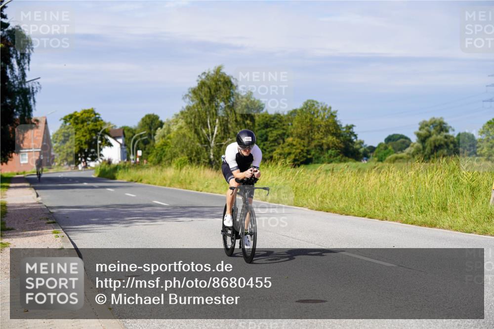 31.08.2025 - Elbe Triathlon Hamburg Michael Burmester http://msf.ph/oto/8680455 31.08.2025 10:43:26 Radfahren 1108, 1227, 1248 meine-sportfotos.de