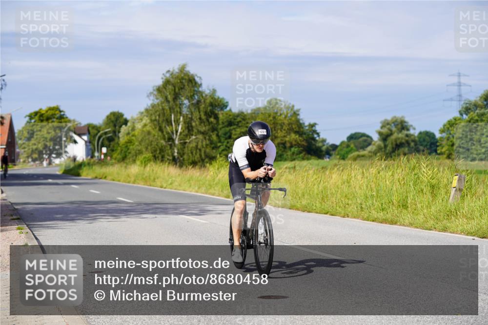 31.08.2025 - Elbe Triathlon Hamburg Michael Burmester http://msf.ph/oto/8680458 31.08.2025 10:43:26 Radfahren 1108, 1227, 1248 meine-sportfotos.de