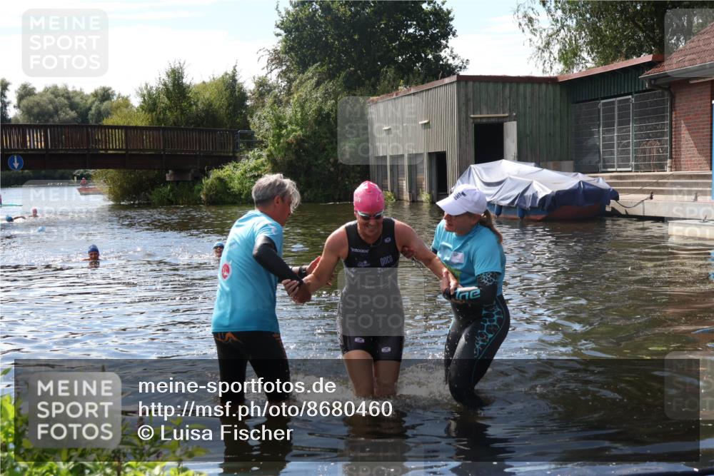 31.08.2025 - Elbe Triathlon Hamburg Luisa Fischer http://msf.ph/oto/8680460 31.08.2025 14:42:08 Schwimmen  meine-sportfotos.de