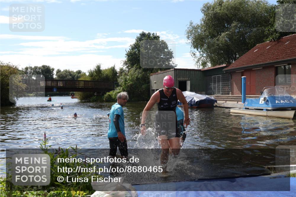 31.08.2025 - Elbe Triathlon Hamburg Luisa Fischer http://msf.ph/oto/8680465 31.08.2025 14:42:09 Schwimmen  meine-sportfotos.de