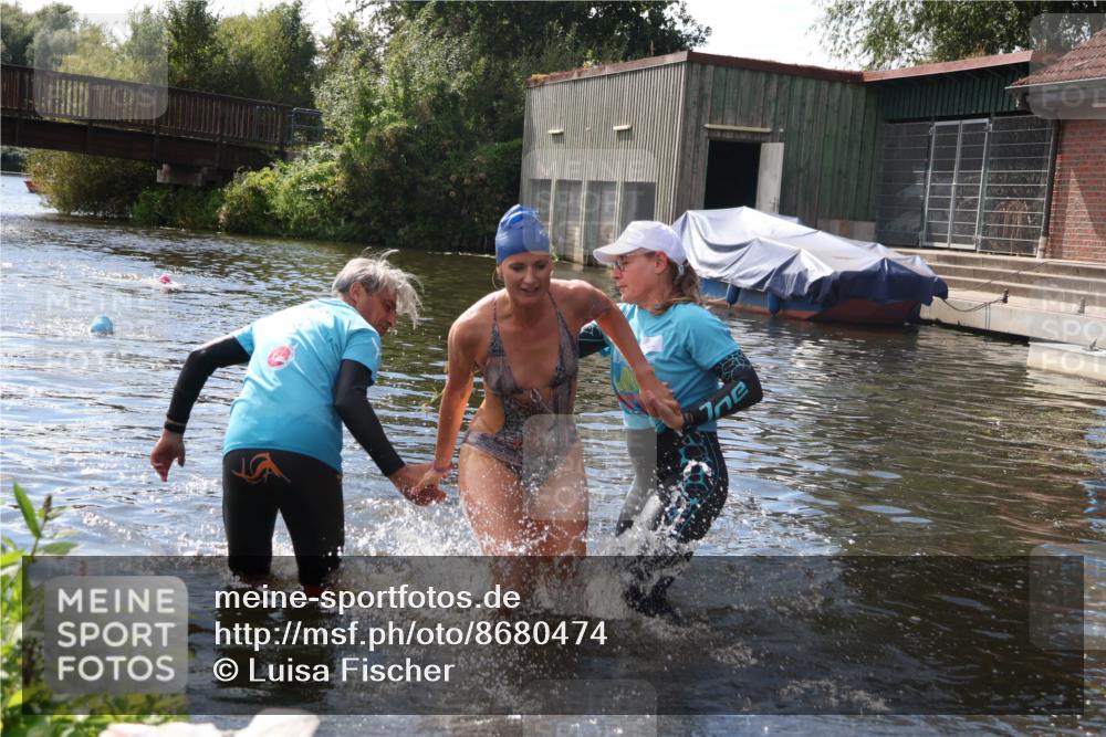 31.08.2025 - Elbe Triathlon Hamburg Luisa Fischer http://msf.ph/oto/8680474 31.08.2025 14:42:33 Schwimmen  meine-sportfotos.de