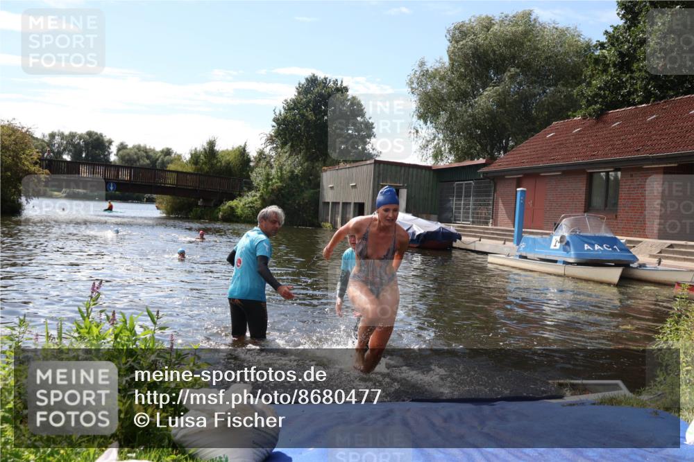31.08.2025 - Elbe Triathlon Hamburg Luisa Fischer http://msf.ph/oto/8680477 31.08.2025 14:42:34 Schwimmen  meine-sportfotos.de