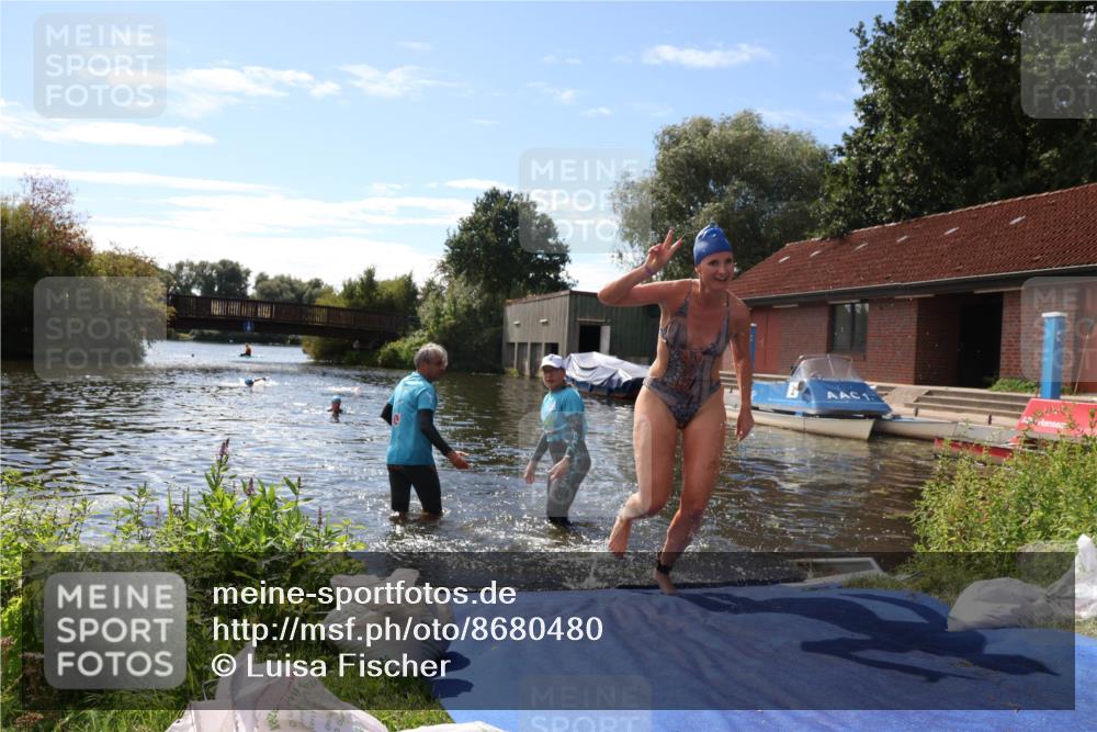 31.08.2025 - Elbe Triathlon Hamburg Luisa Fischer http://msf.ph/oto/8680480 31.08.2025 14:42:35 Schwimmen  meine-sportfotos.de