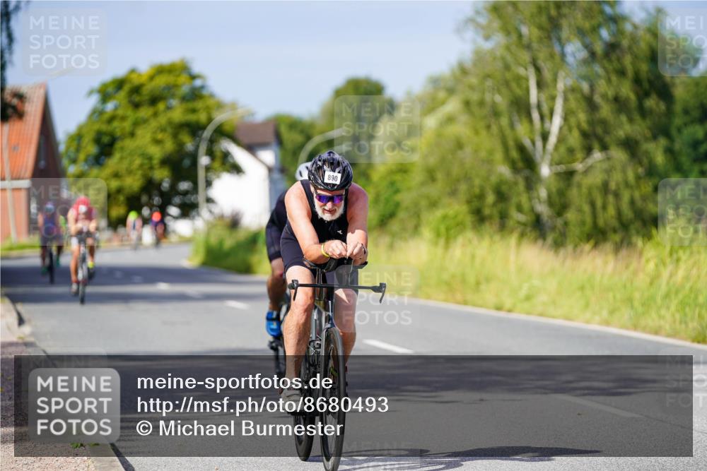 31.08.2025 - Elbe Triathlon Hamburg Michael Burmester http://msf.ph/oto/8680493 31.08.2025 10:43:51 Radfahren 890, 1202, 1283, 1344 meine-sportfotos.de