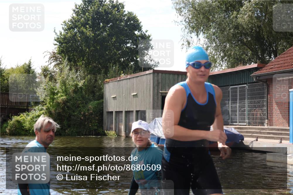 31.08.2025 - Elbe Triathlon Hamburg Luisa Fischer http://msf.ph/oto/8680509 31.08.2025 14:43:11 Schwimmen  meine-sportfotos.de