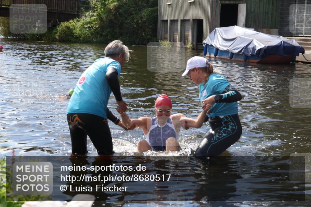 31.08.2025 - Elbe Triathlon Hamburg Luisa Fischer http://msf.ph/oto/8680517 31.08.2025 14:43:49 Schwimmen  meine-sportfotos.de