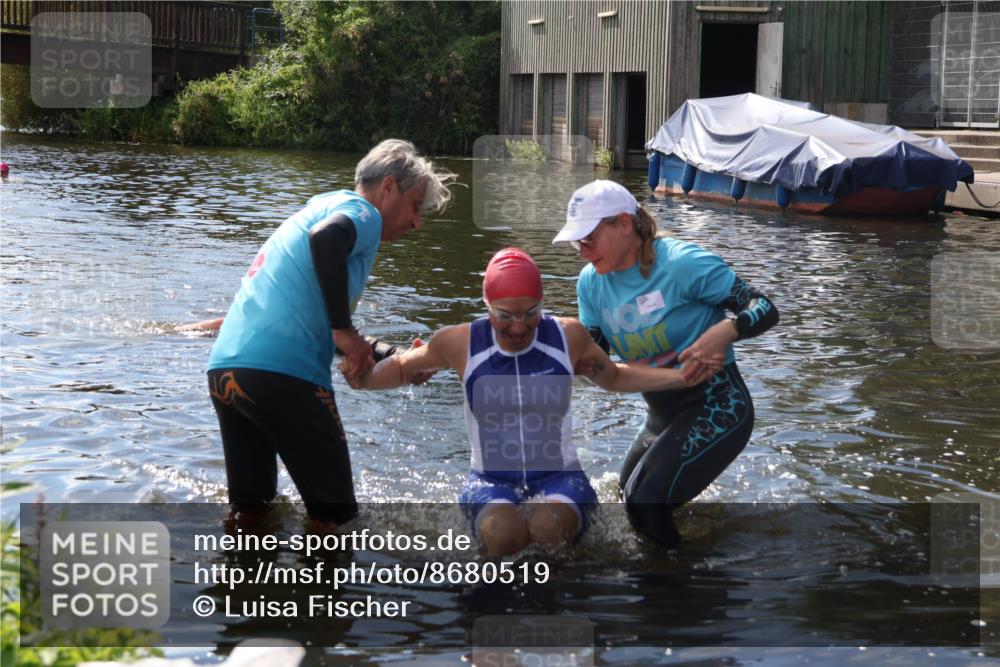 31.08.2025 - Elbe Triathlon Hamburg Luisa Fischer http://msf.ph/oto/8680519 31.08.2025 14:43:49 Schwimmen  meine-sportfotos.de