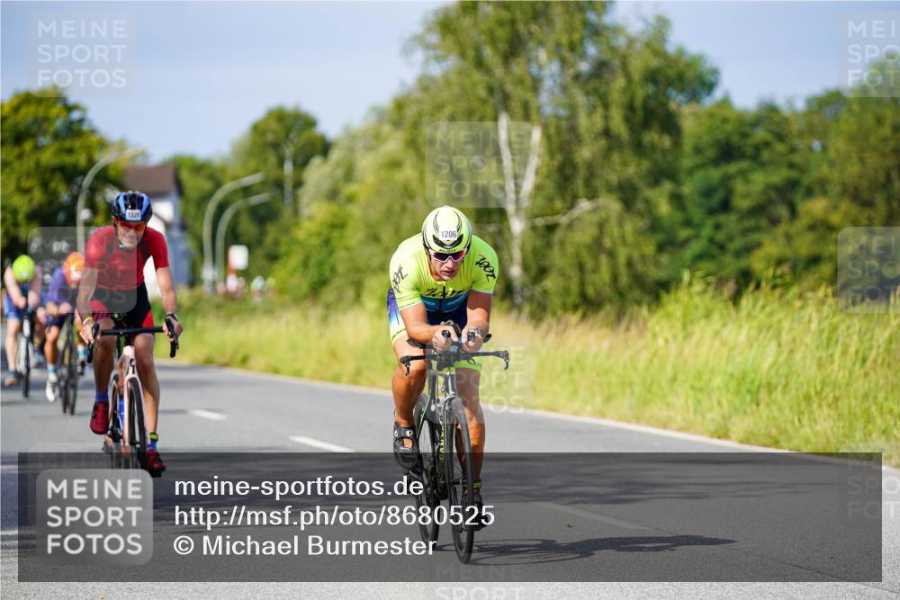 31.08.2025 - Elbe Triathlon Hamburg Michael Burmester http://msf.ph/oto/8680525 31.08.2025 10:44:03 Radfahren 1183, 1206, 1251, 1326, 1445 meine-sportfotos.de