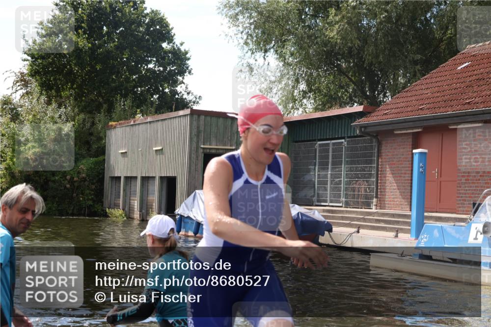 31.08.2025 - Elbe Triathlon Hamburg Luisa Fischer http://msf.ph/oto/8680527 31.08.2025 14:43:51 Schwimmen  meine-sportfotos.de