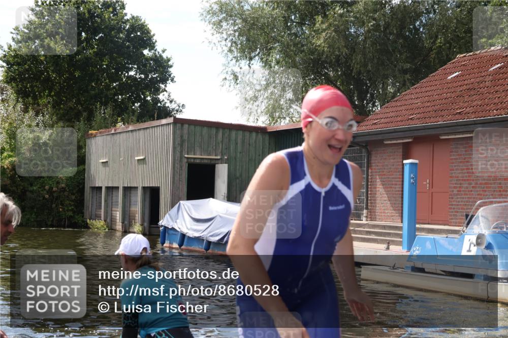 31.08.2025 - Elbe Triathlon Hamburg Luisa Fischer http://msf.ph/oto/8680528 31.08.2025 14:43:52 Schwimmen  meine-sportfotos.de